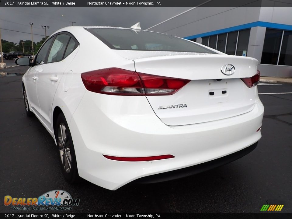 2017 Hyundai Elantra SE White / Beige Photo #5