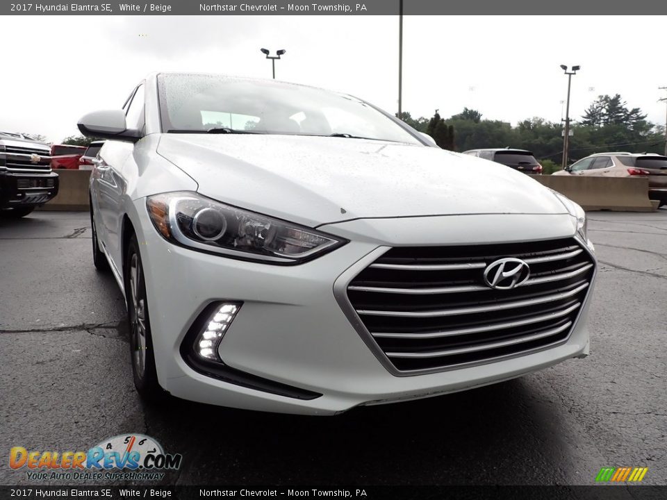 2017 Hyundai Elantra SE White / Beige Photo #12