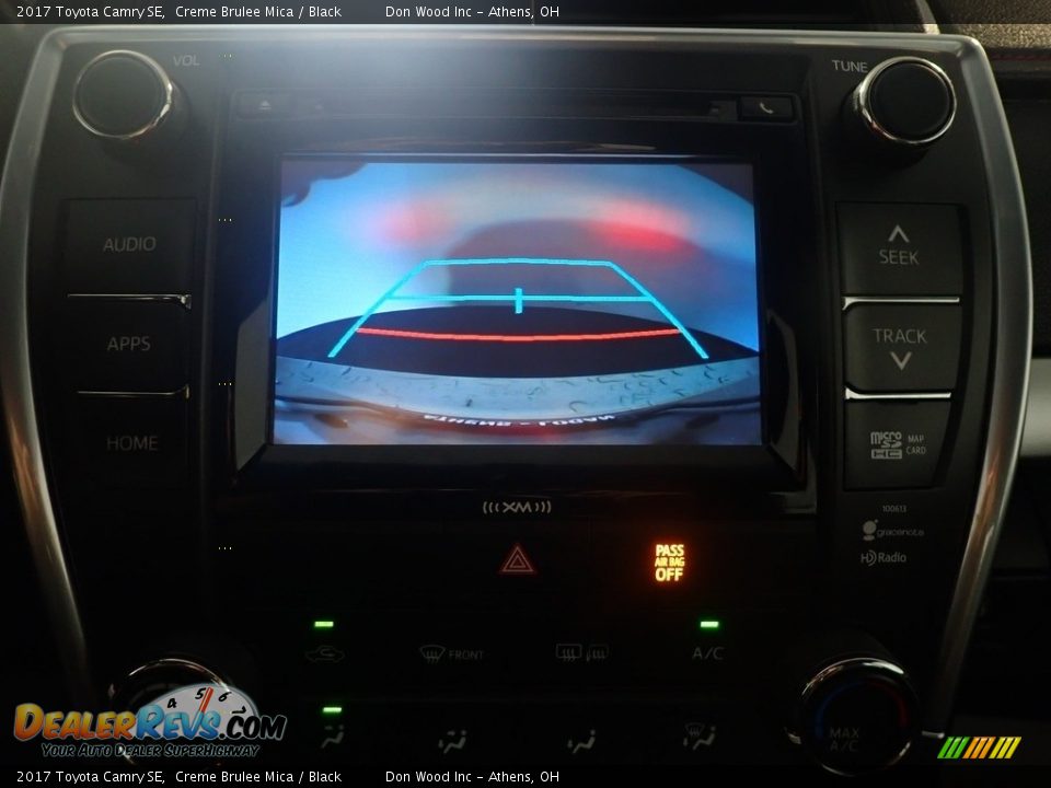 2017 Toyota Camry SE Creme Brulee Mica / Black Photo #4