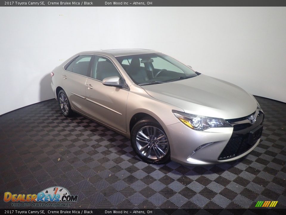 2017 Toyota Camry SE Creme Brulee Mica / Black Photo #5
