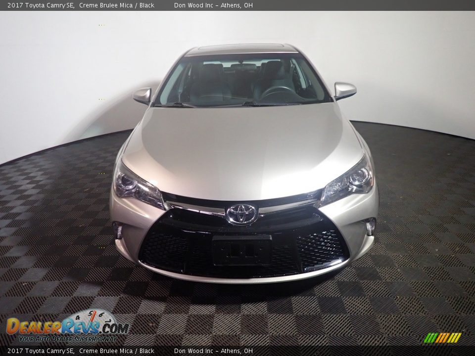 2017 Toyota Camry SE Creme Brulee Mica / Black Photo #7