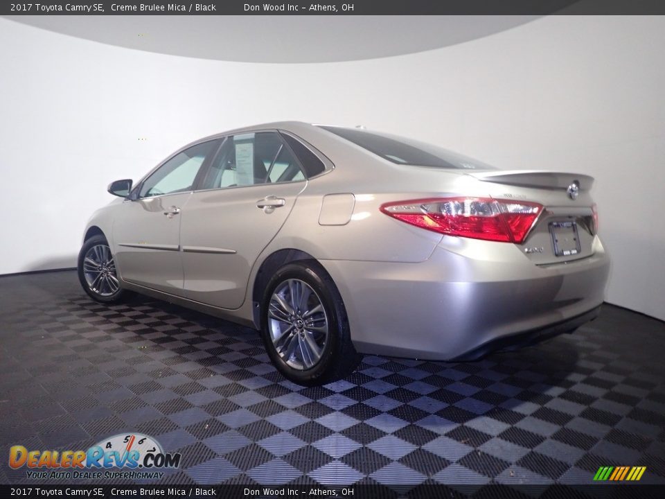 2017 Toyota Camry SE Creme Brulee Mica / Black Photo #13