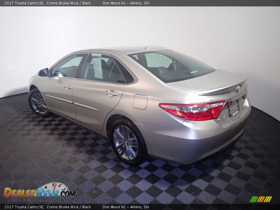 2017 Toyota Camry SE Creme Brulee Mica / Black Photo #14
