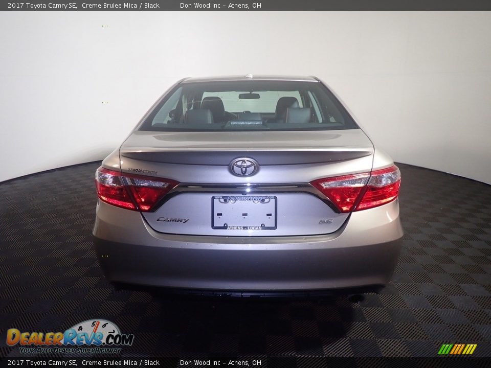 2017 Toyota Camry SE Creme Brulee Mica / Black Photo #15