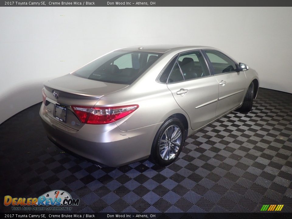 2017 Toyota Camry SE Creme Brulee Mica / Black Photo #19