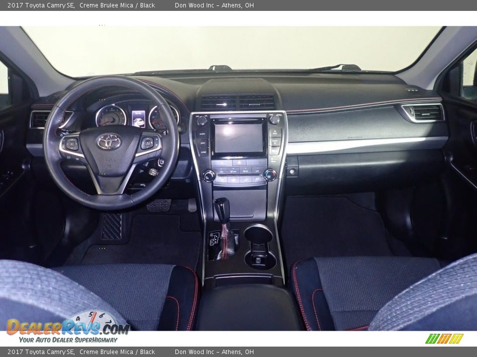2017 Toyota Camry SE Creme Brulee Mica / Black Photo #26