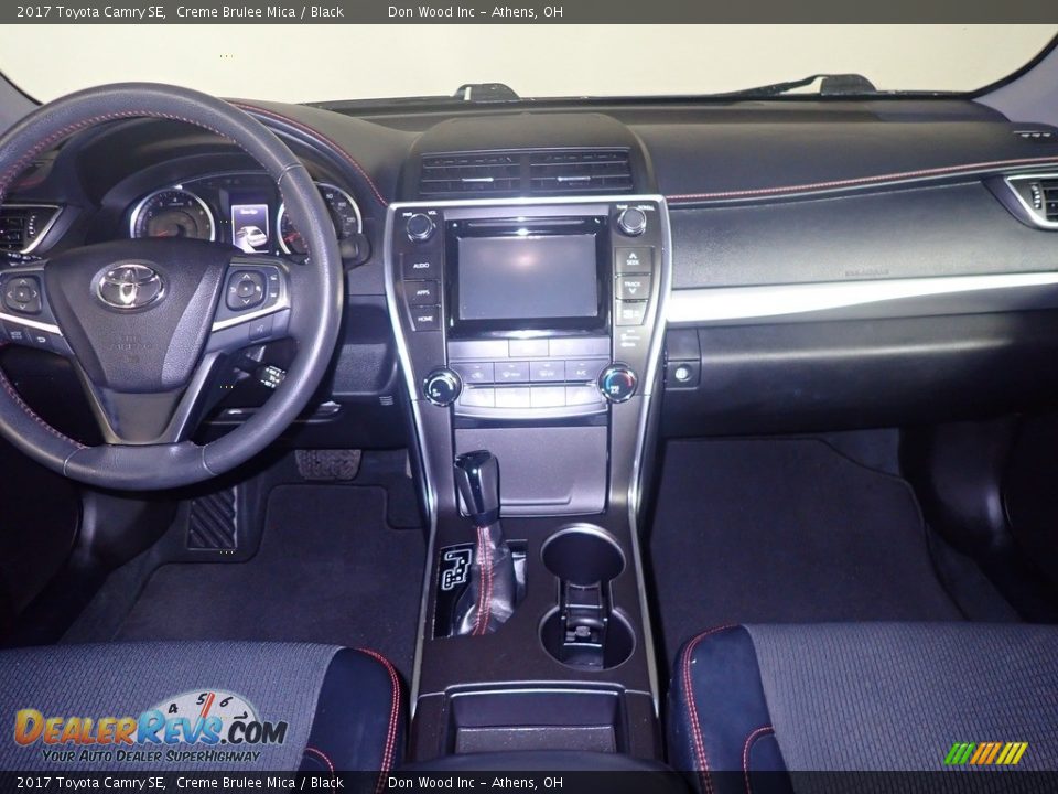 2017 Toyota Camry SE Creme Brulee Mica / Black Photo #27
