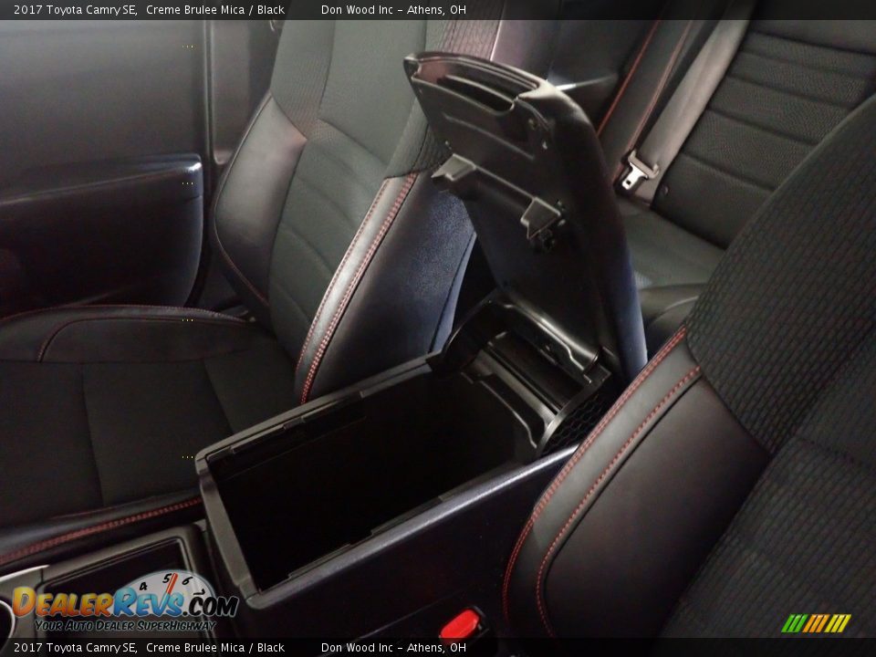 2017 Toyota Camry SE Creme Brulee Mica / Black Photo #34