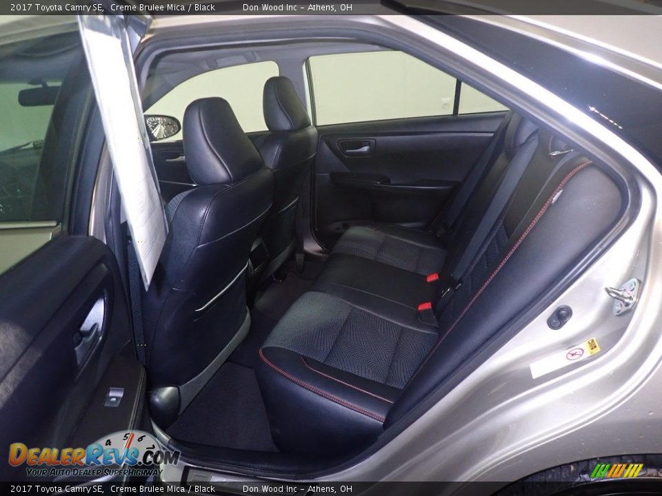 2017 Toyota Camry SE Creme Brulee Mica / Black Photo #36