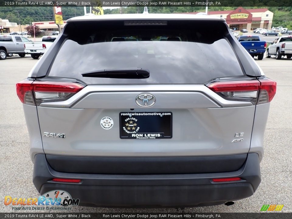 2019 Toyota RAV4 LE AWD Super White / Black Photo #4