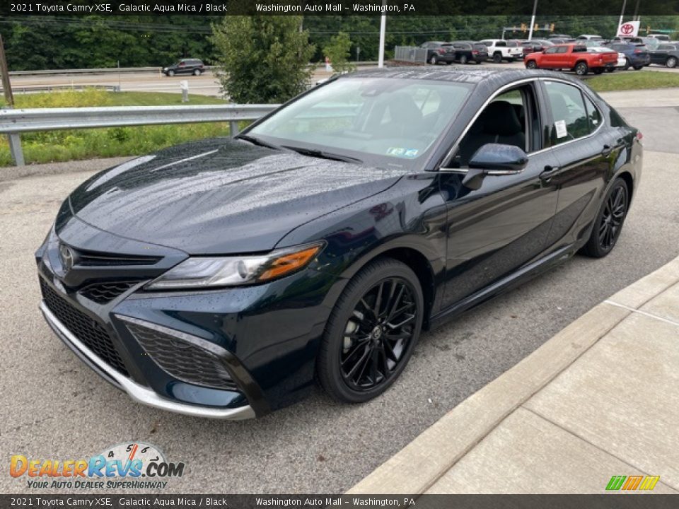 Front 3/4 View of 2021 Toyota Camry XSE Photo #7