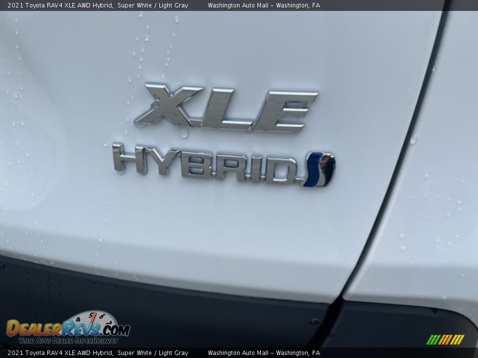 2021 Toyota RAV4 XLE AWD Hybrid Super White / Light Gray Photo #10