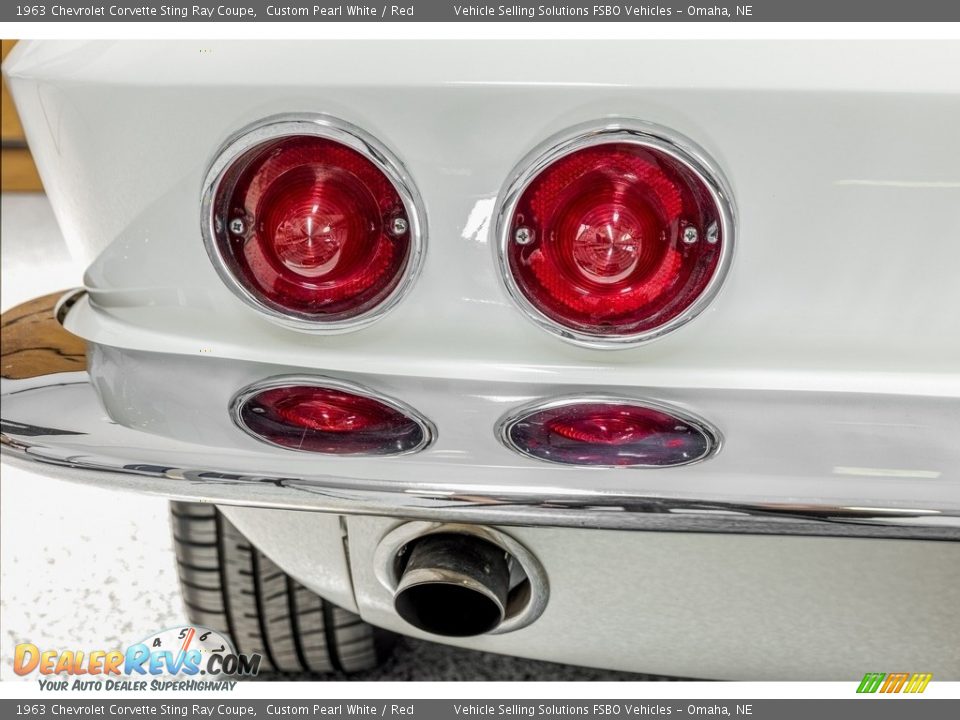 1963 Chevrolet Corvette Sting Ray Coupe Custom Pearl White / Red Photo #16