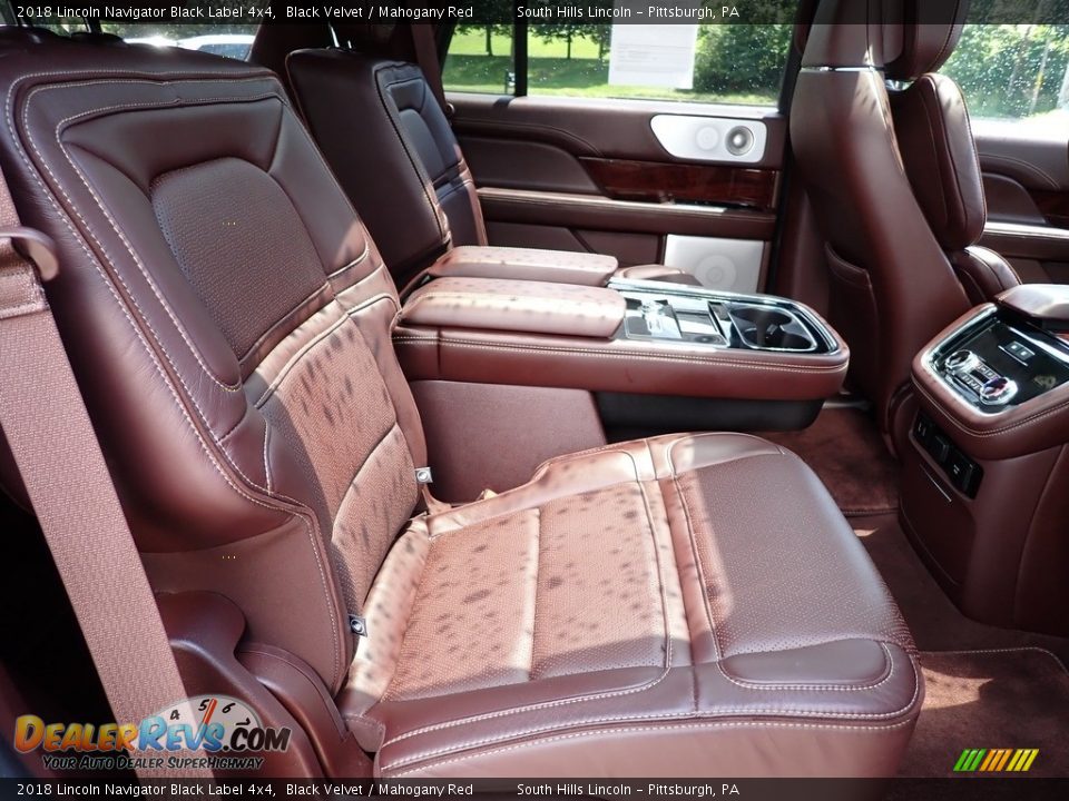 Rear Seat of 2018 Lincoln Navigator Black Label 4x4 Photo #13