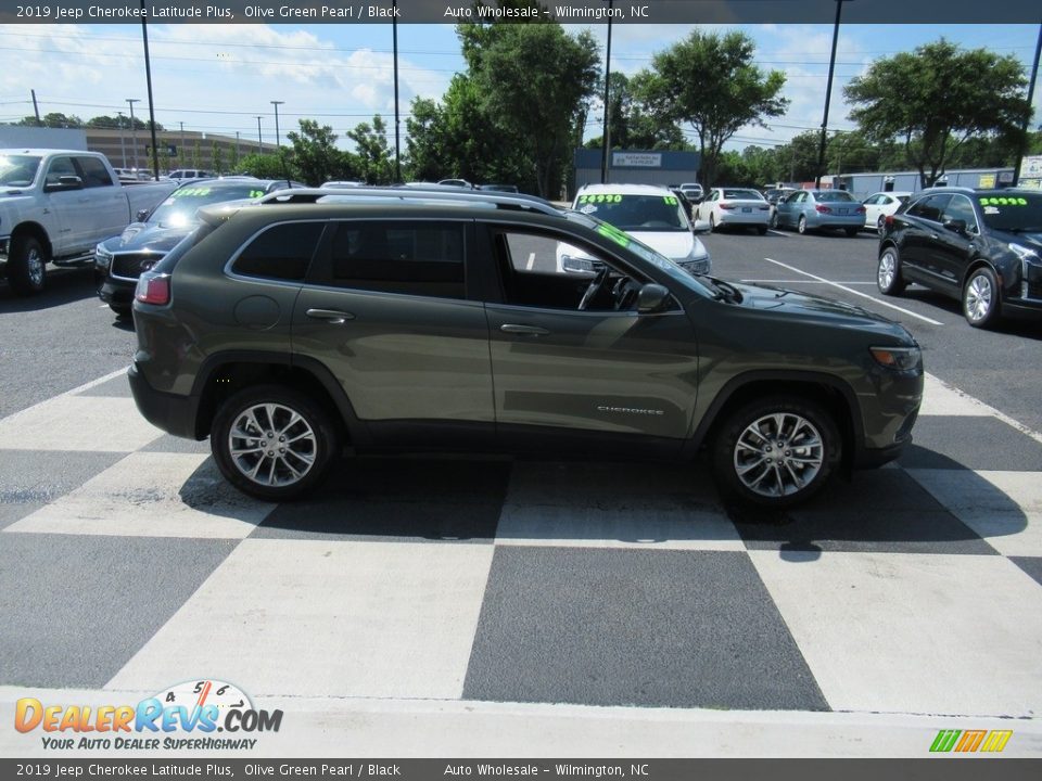 2019 Jeep Cherokee Latitude Plus Olive Green Pearl / Black Photo #3