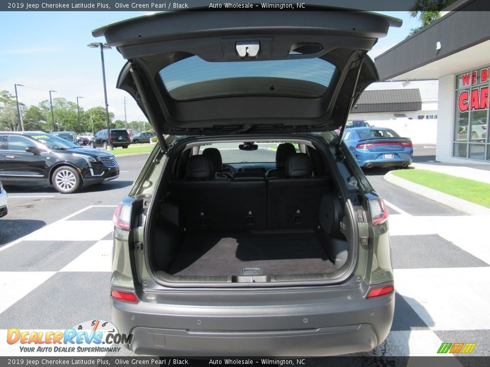 2019 Jeep Cherokee Latitude Plus Olive Green Pearl / Black Photo #5