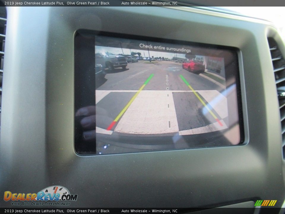 2019 Jeep Cherokee Latitude Plus Olive Green Pearl / Black Photo #18