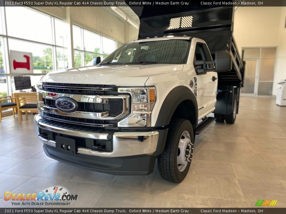 2021 Ford F550 Super Duty XL Regular Cab 4x4 Chassis Dump Truck Oxford White / Medium Earth Gray Photo #1