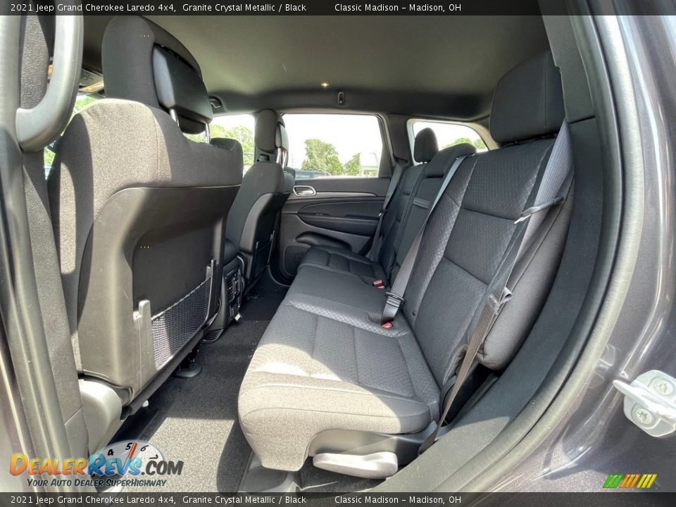 2021 Jeep Grand Cherokee Laredo 4x4 Granite Crystal Metallic / Black Photo #3