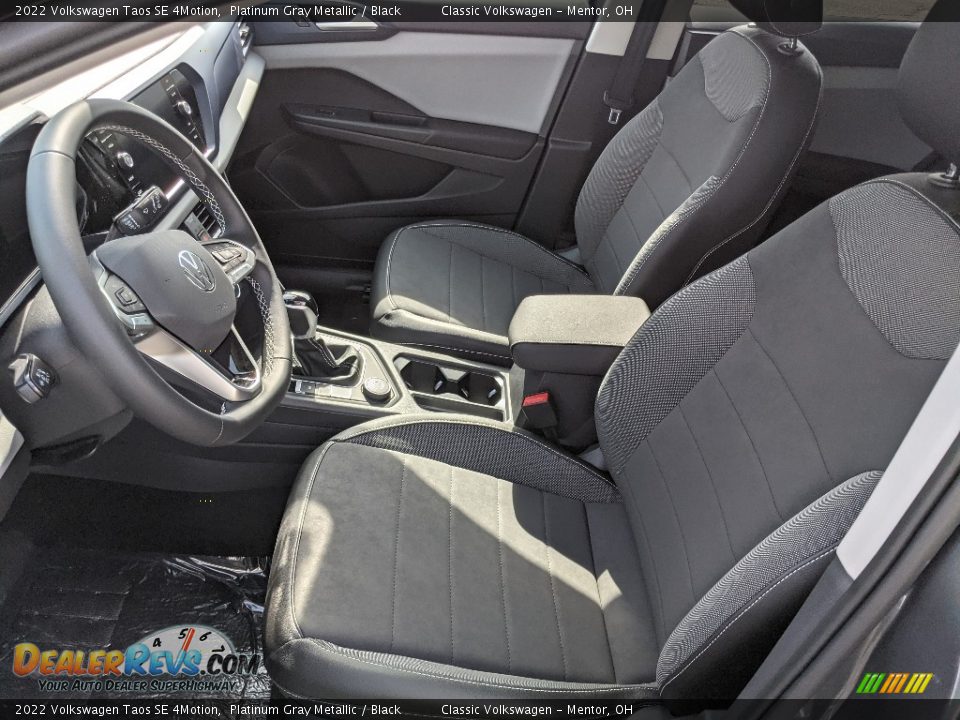 Front Seat of 2022 Volkswagen Taos SE 4Motion Photo #4