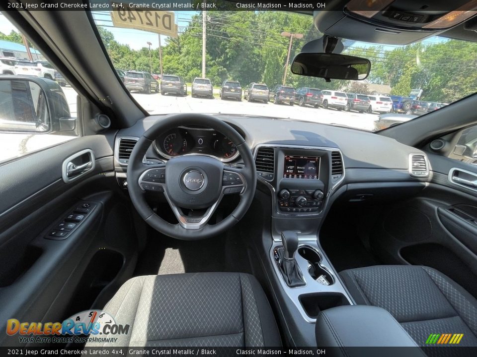 2021 Jeep Grand Cherokee Laredo 4x4 Granite Crystal Metallic / Black Photo #4