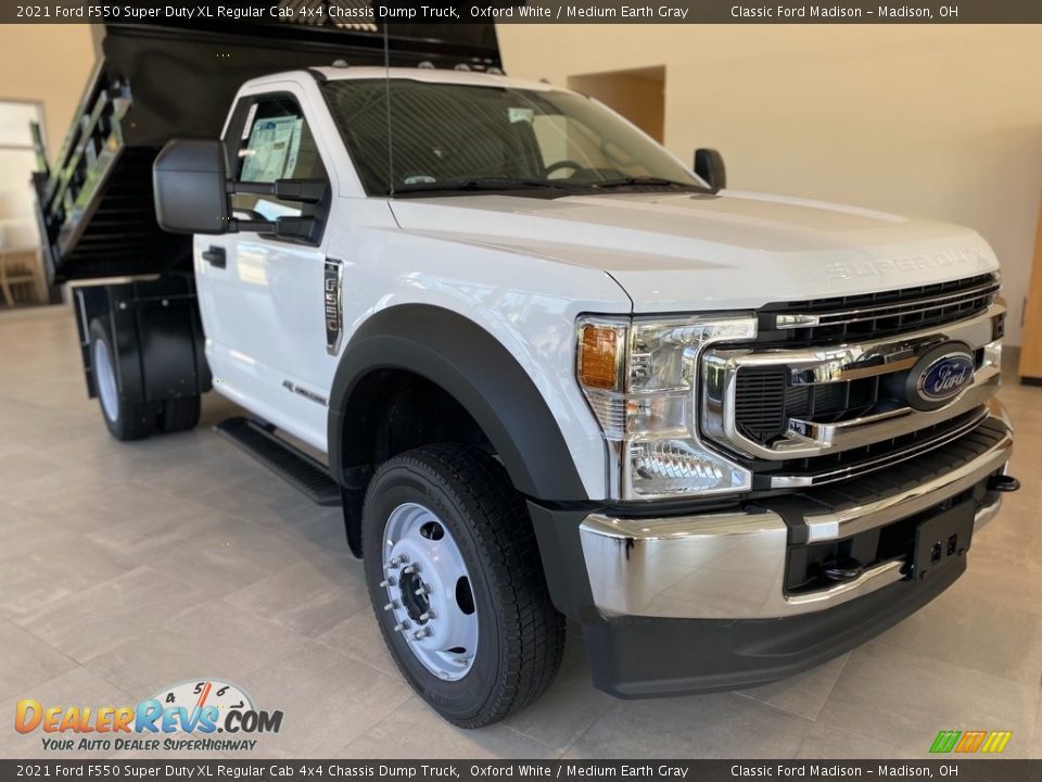 2021 Ford F550 Super Duty XL Regular Cab 4x4 Chassis Dump Truck Oxford White / Medium Earth Gray Photo #8