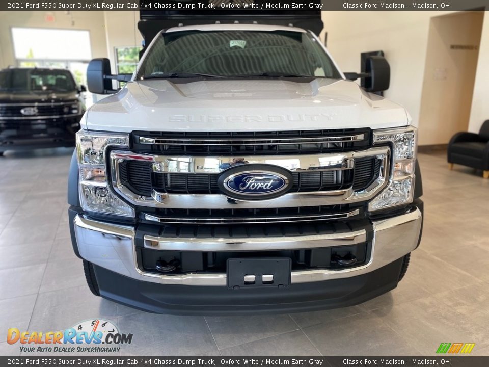 2021 Ford F550 Super Duty XL Regular Cab 4x4 Chassis Dump Truck Oxford White / Medium Earth Gray Photo #9