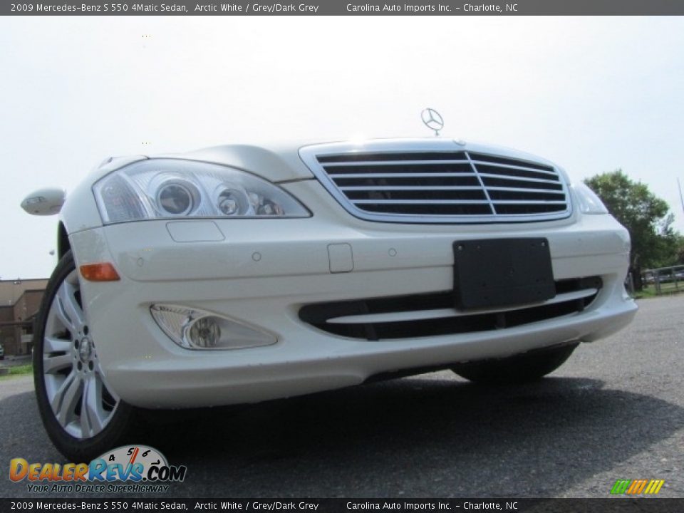 2009 Mercedes-Benz S 550 4Matic Sedan Arctic White / Grey/Dark Grey Photo #2