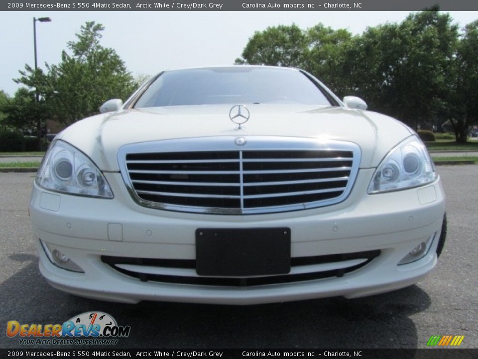 2009 Mercedes-Benz S 550 4Matic Sedan Arctic White / Grey/Dark Grey Photo #4