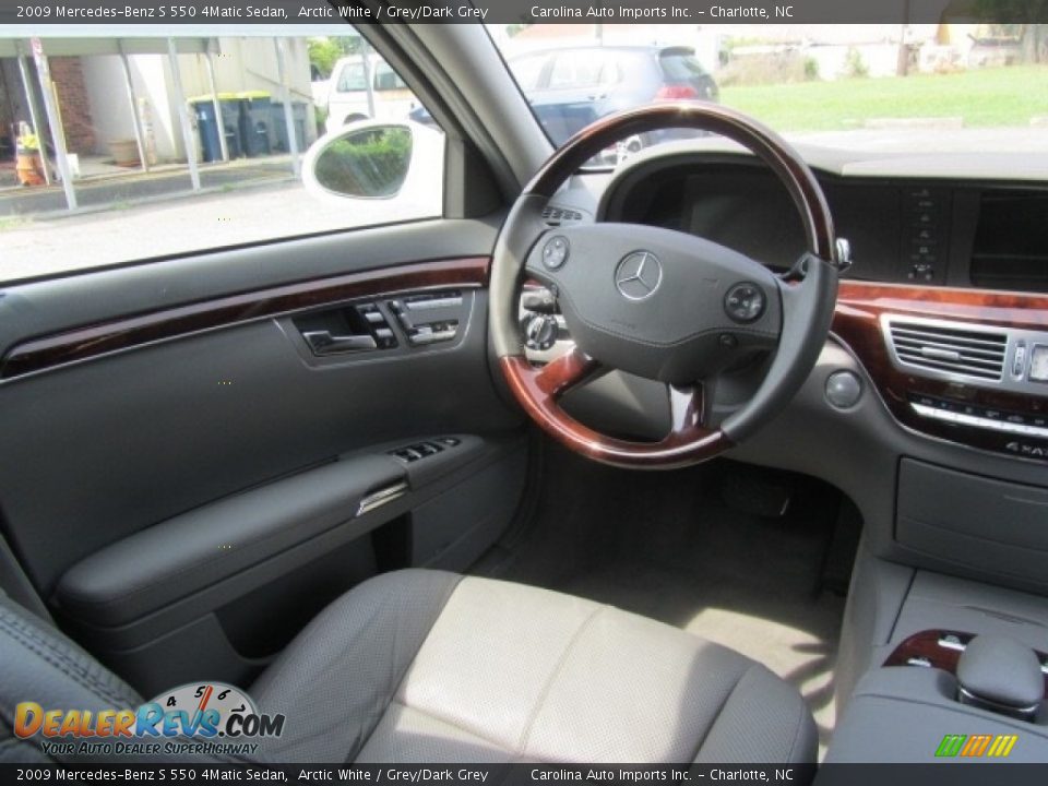 2009 Mercedes-Benz S 550 4Matic Sedan Arctic White / Grey/Dark Grey Photo #12