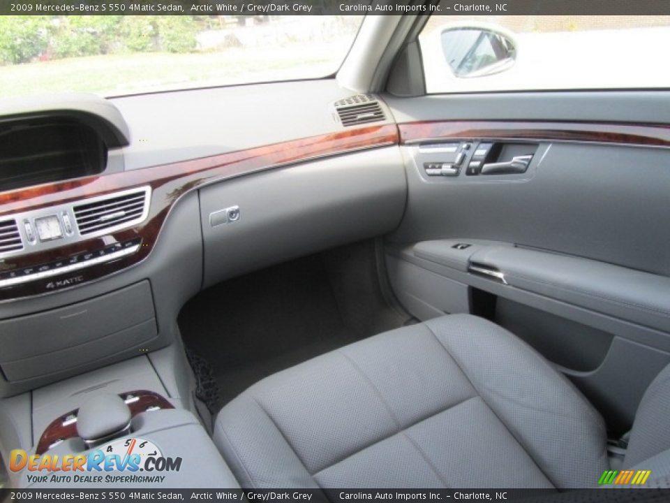 2009 Mercedes-Benz S 550 4Matic Sedan Arctic White / Grey/Dark Grey Photo #14