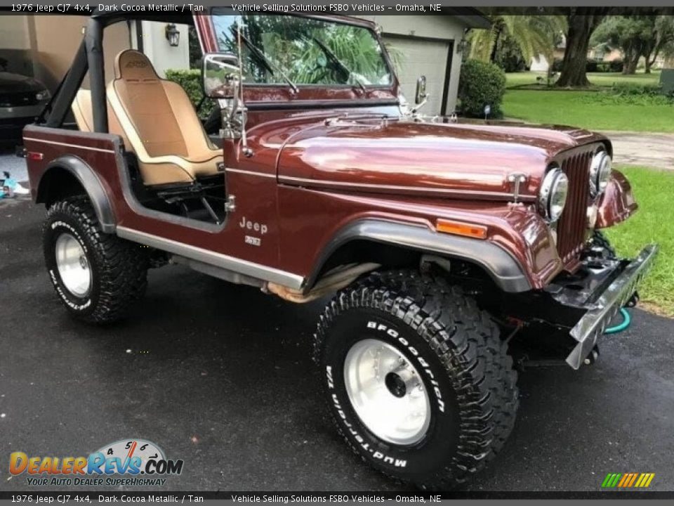 Front 3/4 View of 1976 Jeep CJ7 4x4 Photo #2