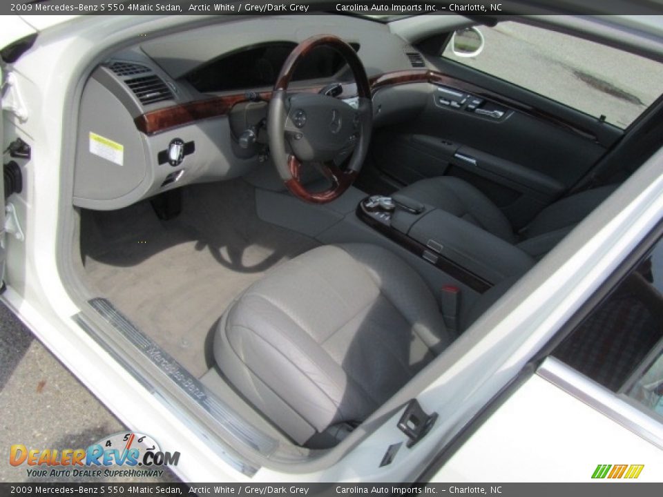 2009 Mercedes-Benz S 550 4Matic Sedan Arctic White / Grey/Dark Grey Photo #17