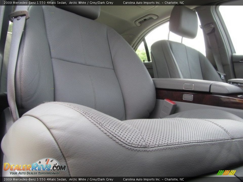 2009 Mercedes-Benz S 550 4Matic Sedan Arctic White / Grey/Dark Grey Photo #22