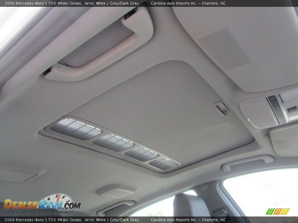 2009 Mercedes-Benz S 550 4Matic Sedan Arctic White / Grey/Dark Grey Photo #23