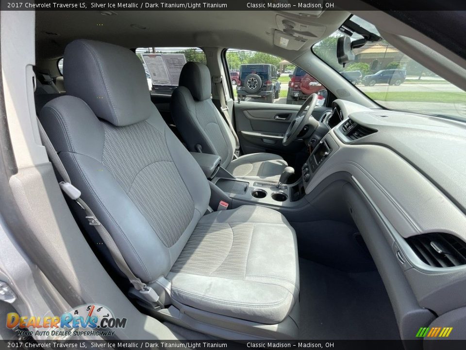 2017 Chevrolet Traverse LS Silver Ice Metallic / Dark Titanium/Light Titanium Photo #5