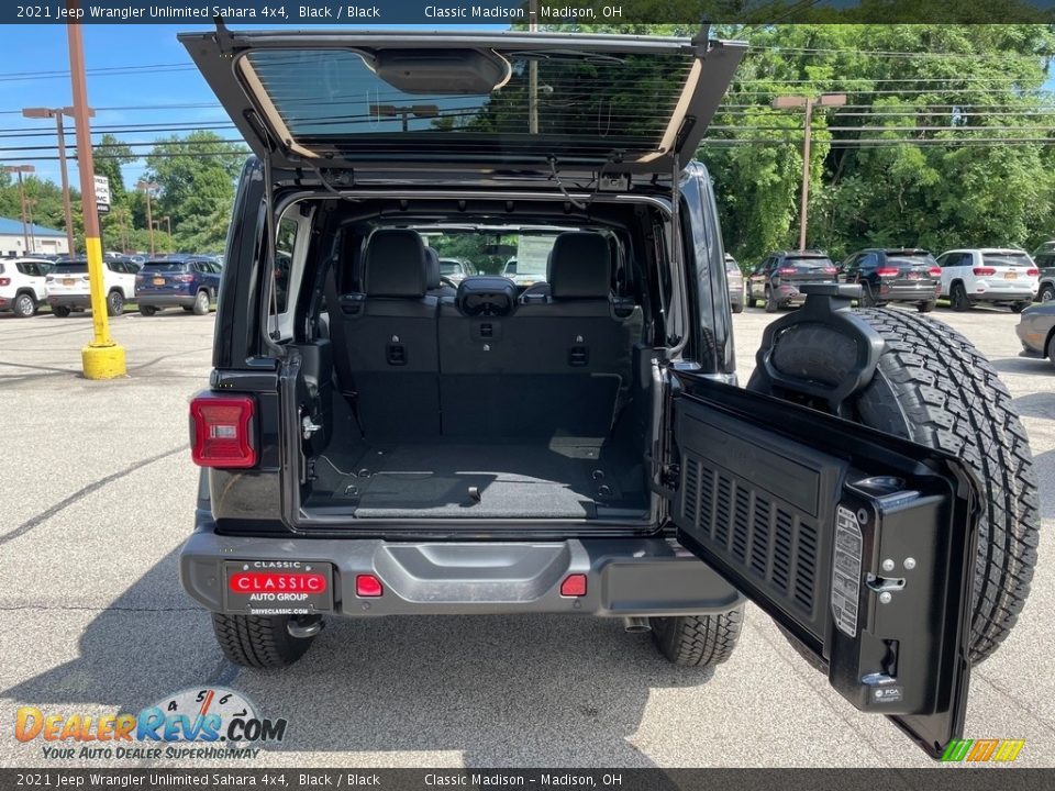 2021 Jeep Wrangler Unlimited Sahara 4x4 Black / Black Photo #11