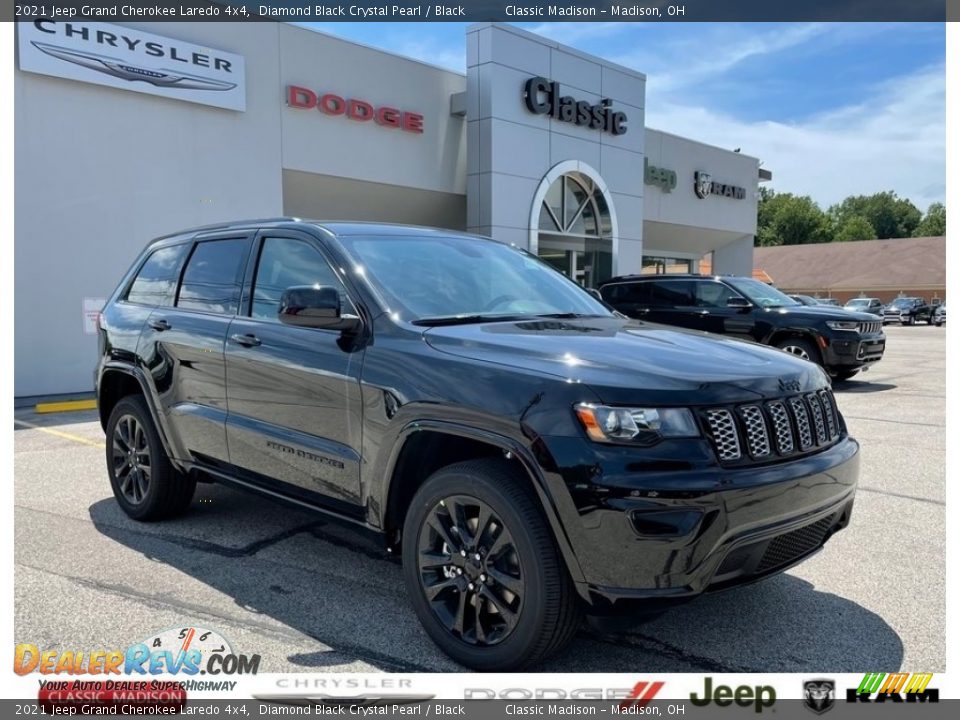 2021 Jeep Grand Cherokee Laredo 4x4 Diamond Black Crystal Pearl / Black Photo #1