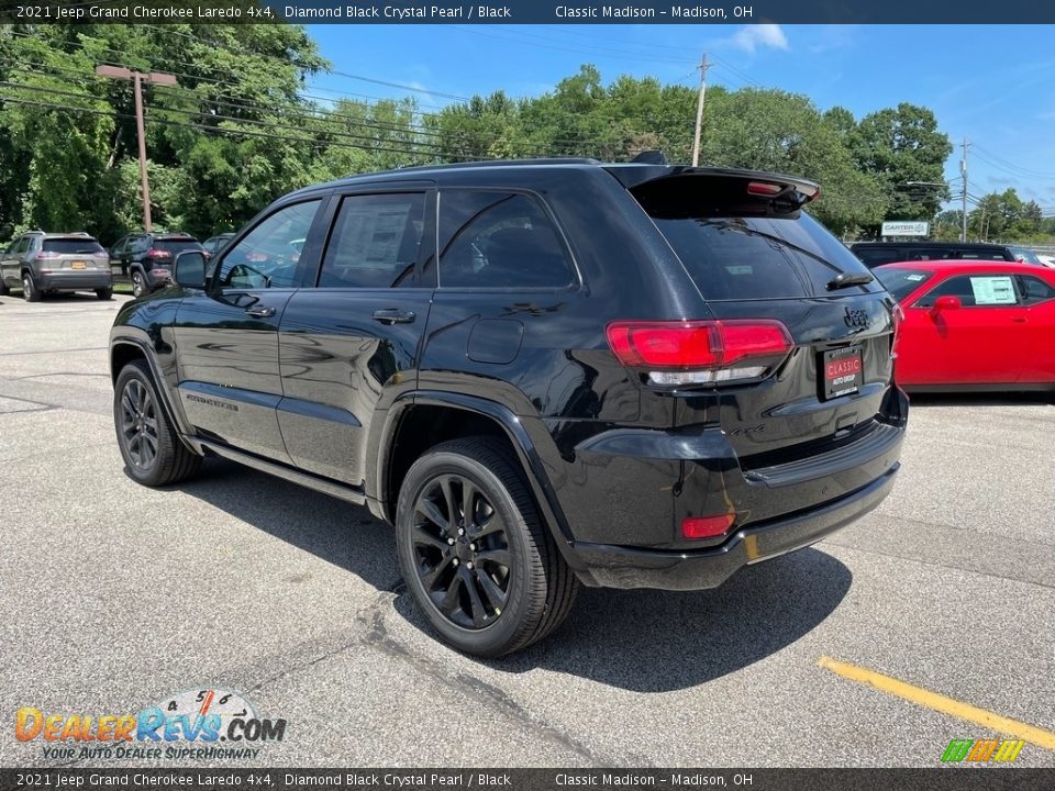 2021 Jeep Grand Cherokee Laredo 4x4 Diamond Black Crystal Pearl / Black Photo #9