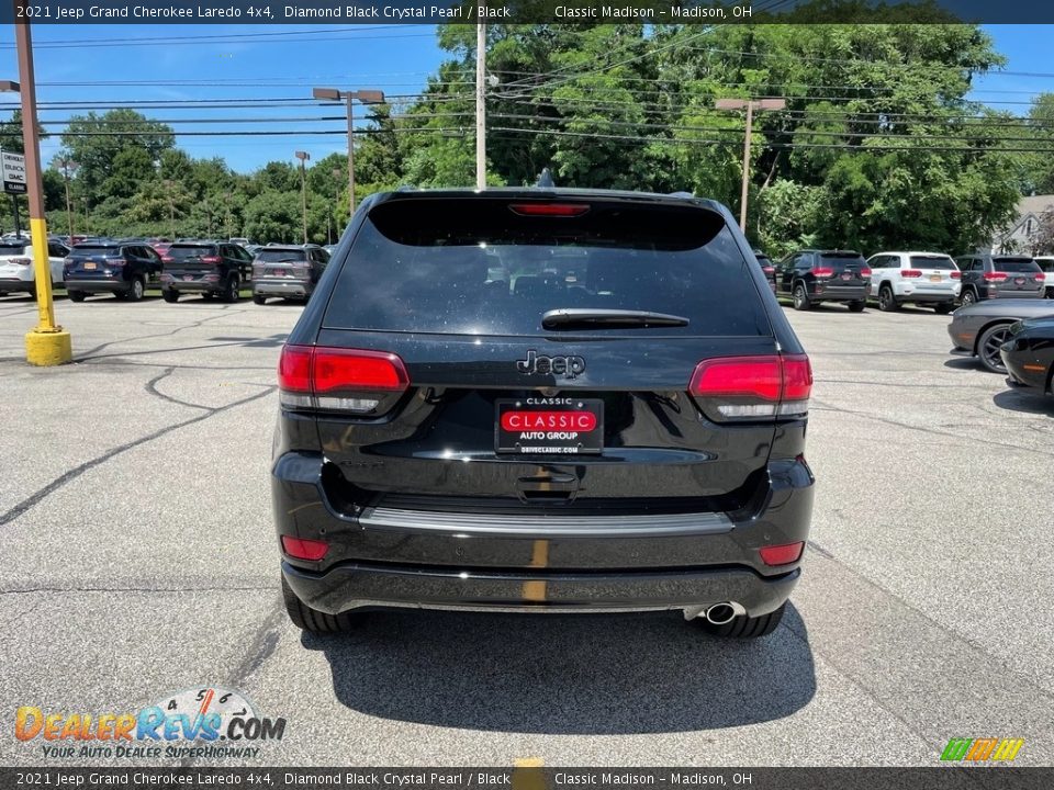 2021 Jeep Grand Cherokee Laredo 4x4 Diamond Black Crystal Pearl / Black Photo #10