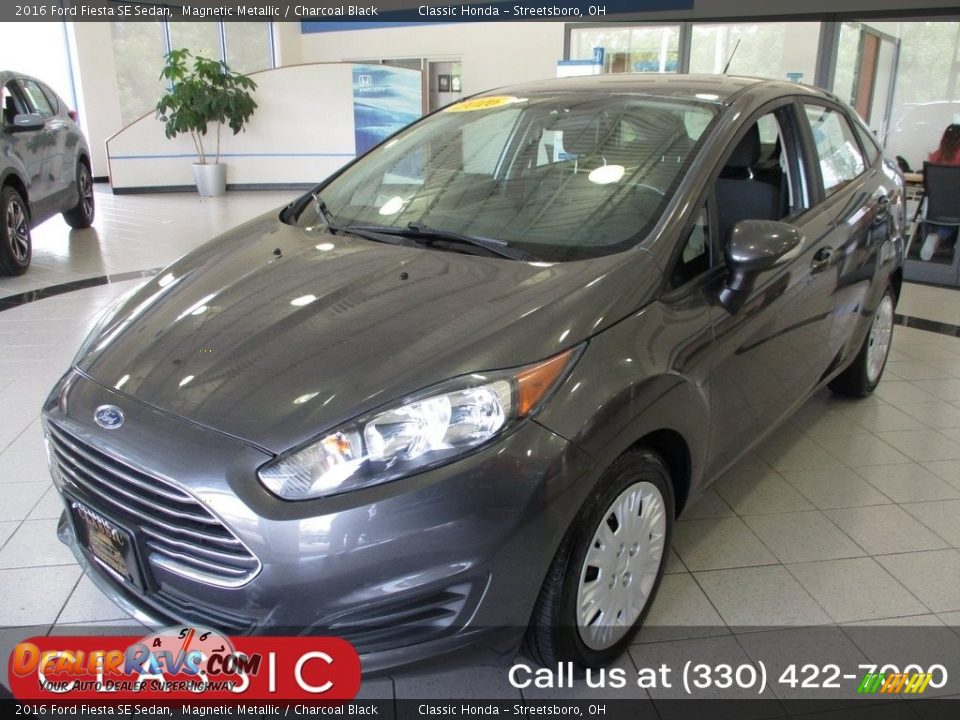 2016 Ford Fiesta SE Sedan Magnetic Metallic / Charcoal Black Photo #1