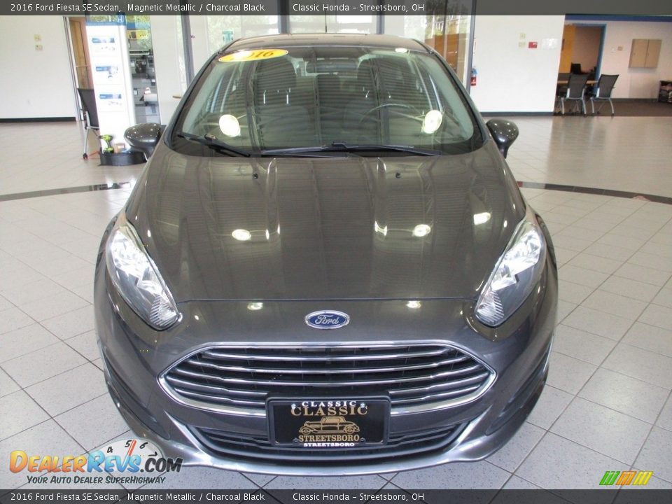 2016 Ford Fiesta SE Sedan Magnetic Metallic / Charcoal Black Photo #2