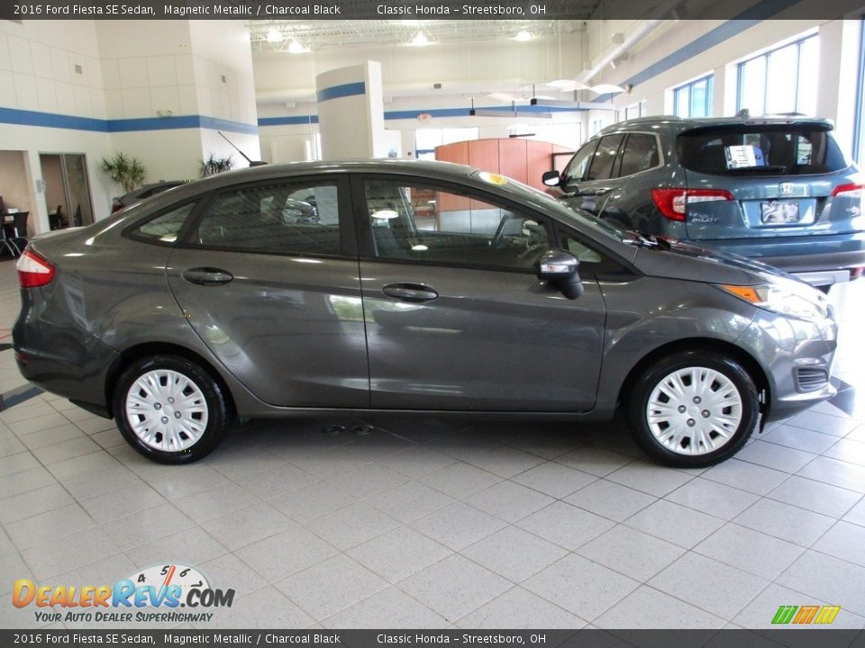 Magnetic Metallic 2016 Ford Fiesta SE Sedan Photo #4