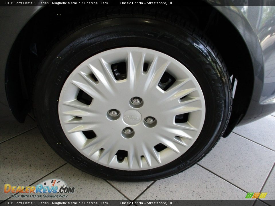 2016 Ford Fiesta SE Sedan Wheel Photo #5