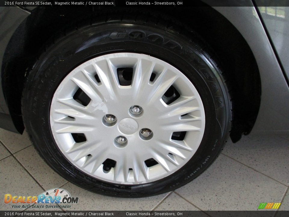 2016 Ford Fiesta SE Sedan Wheel Photo #6