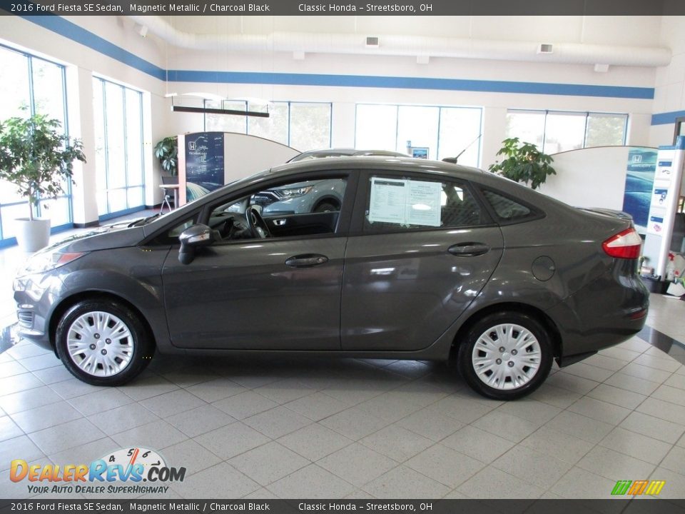 2016 Ford Fiesta SE Sedan Magnetic Metallic / Charcoal Black Photo #10