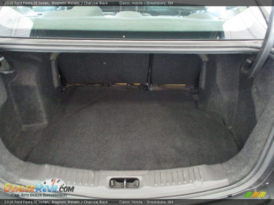 2016 Ford Fiesta SE Sedan Magnetic Metallic / Charcoal Black Photo #20