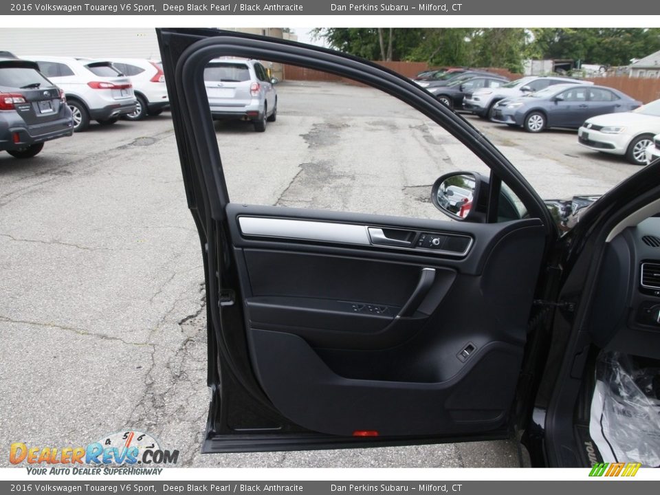 2016 Volkswagen Touareg V6 Sport Deep Black Pearl / Black Anthracite Photo #9