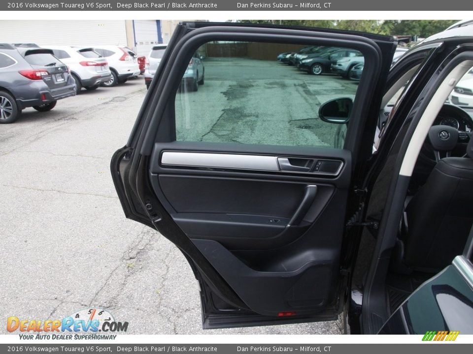 2016 Volkswagen Touareg V6 Sport Deep Black Pearl / Black Anthracite Photo #11