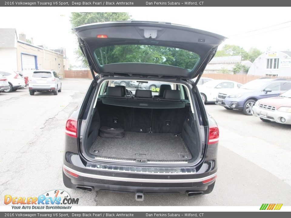 2016 Volkswagen Touareg V6 Sport Deep Black Pearl / Black Anthracite Photo #13